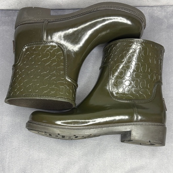 🔥🔥🔥Coach Green Waterproof Winter Boots Size: 9B🔥🔥🔥 - Picture 10 of 11